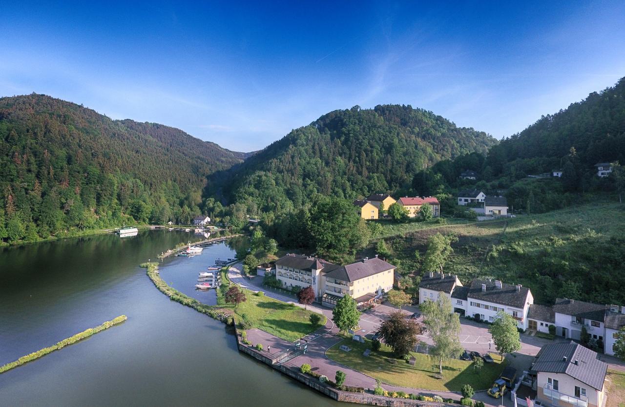 Gasthof - Landhotel Ernst Untermuhl Екстер'єр фото