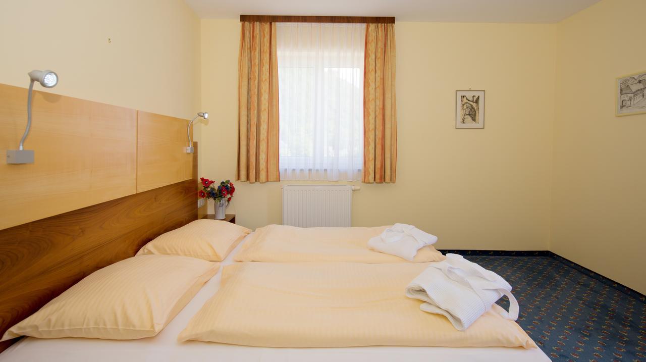 Gasthof - Landhotel Ernst Untermuhl Екстер'єр фото